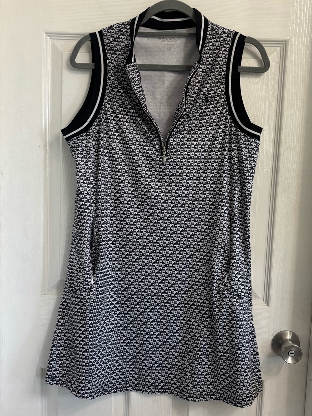 Maelreg Sleeveless Black & White Patterned Mini Polo Dress Large - Picture 6 of 7
